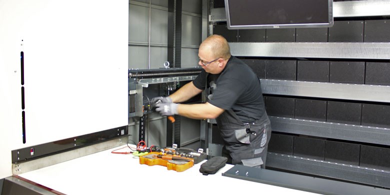 Service and support for warehouse machines